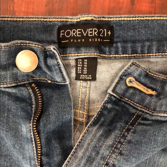 Ripped jeans - Picture 3 of 3